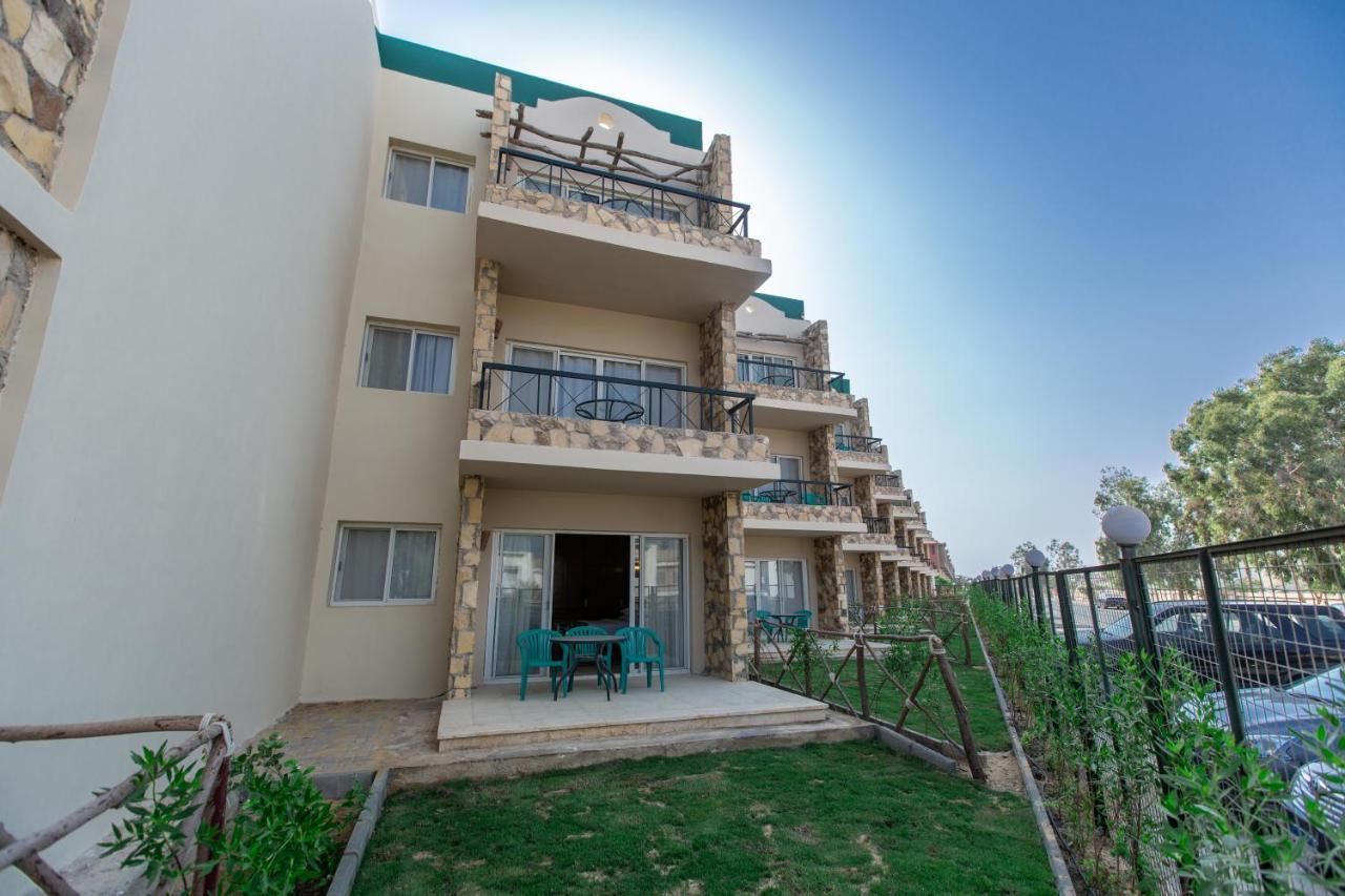 Marina Wadi Degla Hotel Ain Sukhna Exterior foto