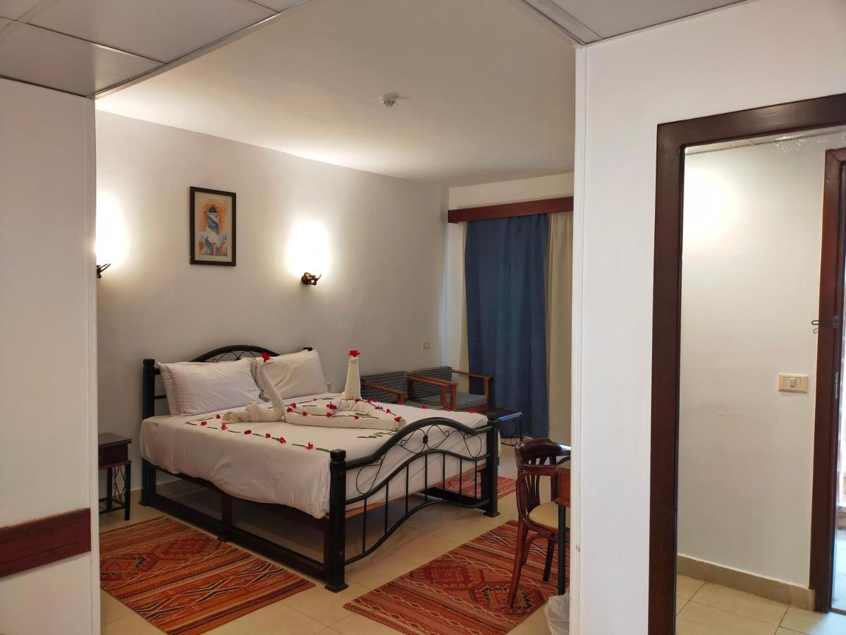 Marina Wadi Degla Hotel Ain Sukhna Exterior foto