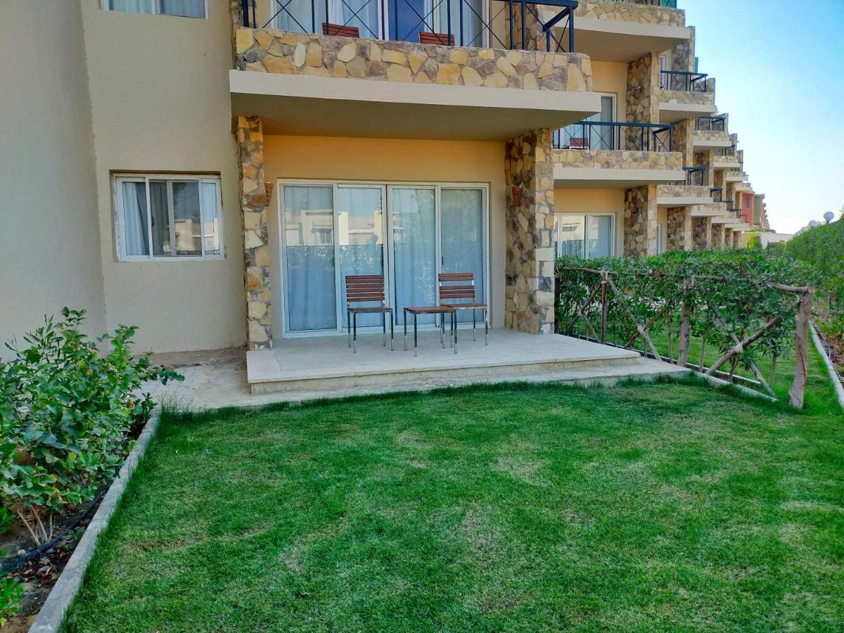 Marina Wadi Degla Hotel Ain Sukhna Exterior foto