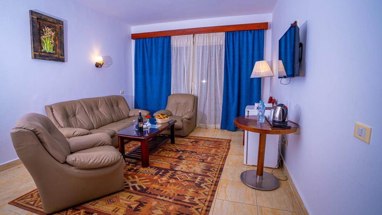 Marina Wadi Degla Hotel Ain Sukhna Exterior foto