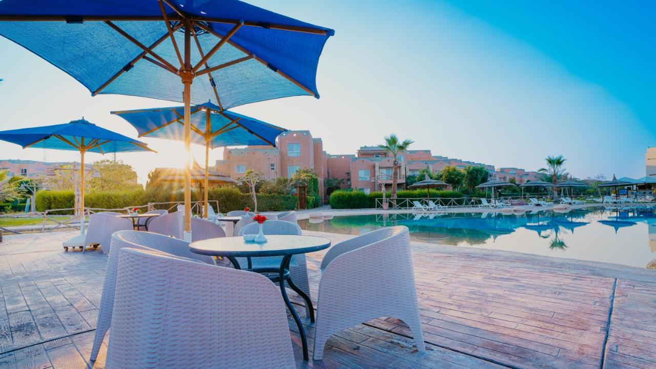 Marina Wadi Degla Hotel Ain Sukhna Exterior foto